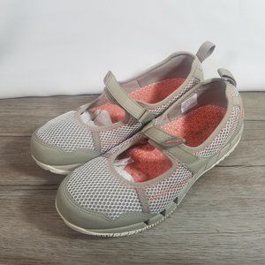 LL Bean 8 1/2 Vacationland Mary Jane Tan Sneakers